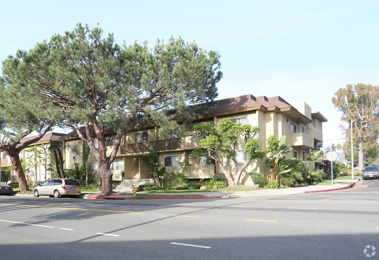 Primary Photo - 11755 National Blvd