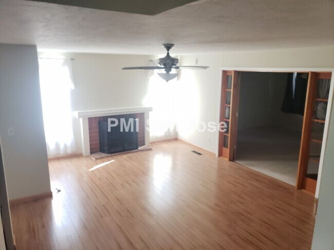 Building Photo - Branham/Pearl Thousand Oaks