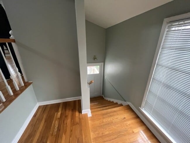 Building Photo - 883 Monroe Dr NE