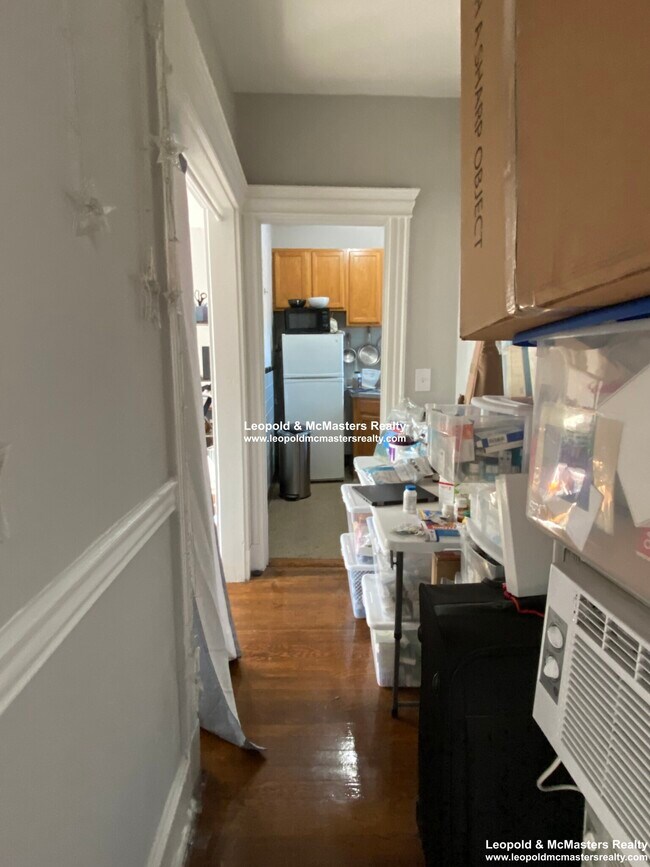 Building Photo - 368 Riverway