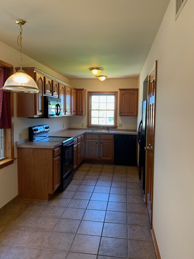 Kitchen - 133 E Lancaster Ave