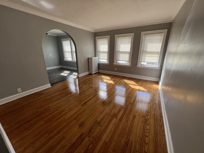 Building Photo - 8559 S Bennett Ave