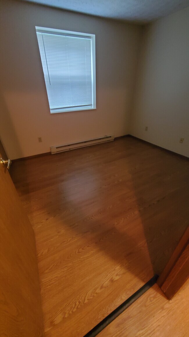 Foto del edificio - 2 bed/ 1 bath 1st floor apartment