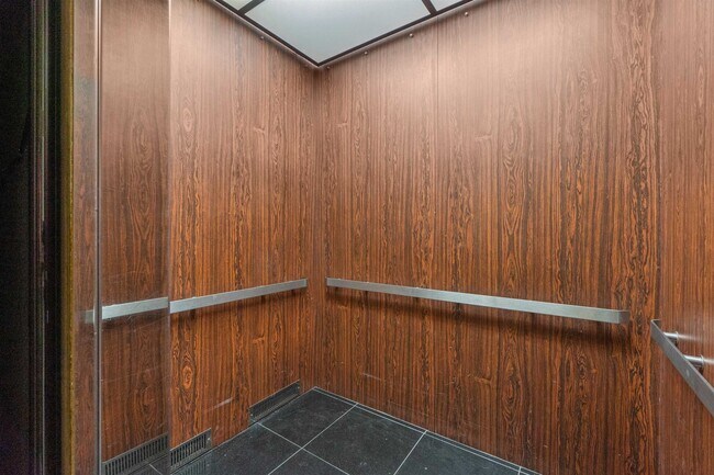 Foto del edificio - 476 Monmouth St