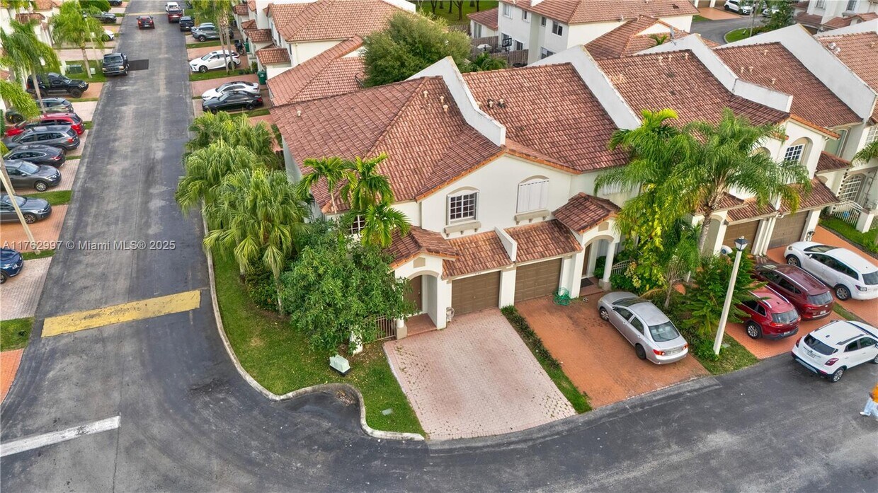 Foto principal - 5145 NW 116th Ct