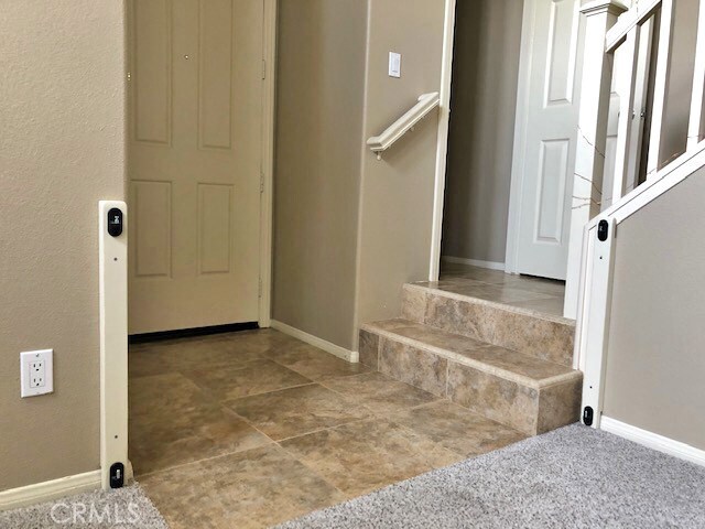 Building Photo - 444 Middlebury Ct