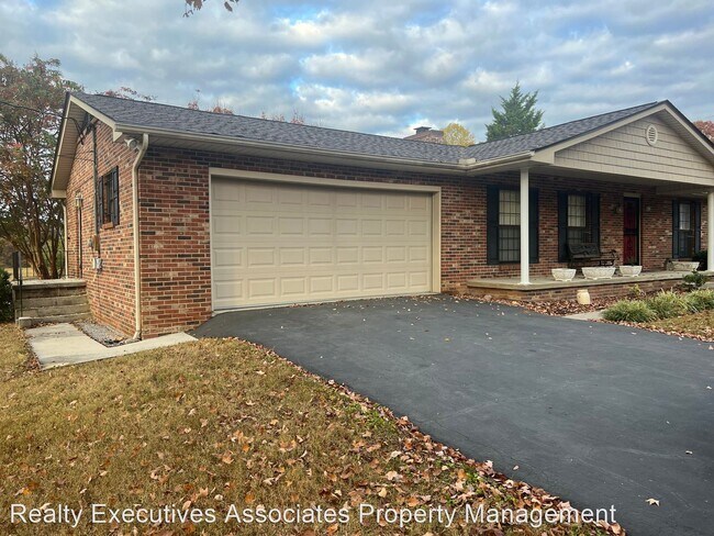 Building Photo - 3 br, 2 bath House - 6613 Hummer Lane NW