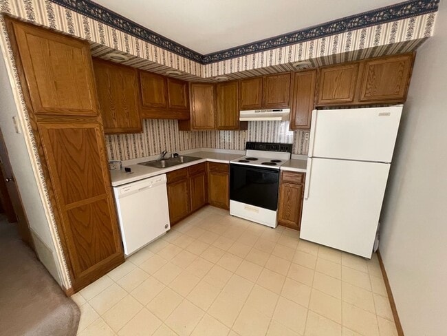 Building Photo - 2306 Radtke Ave