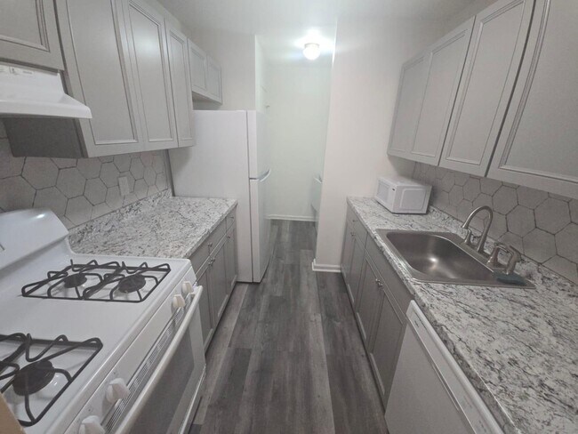 Foto del edificio - 276 Temple Hill Rd
