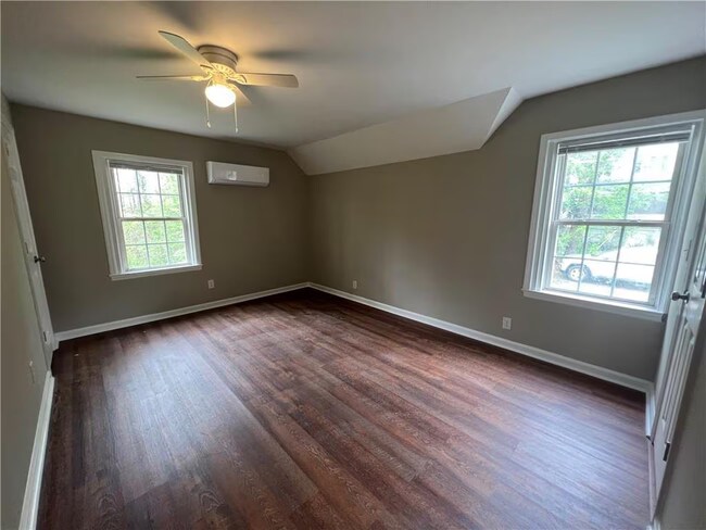Dormitorio de la planta superior - Nota: la vivienda está actualmente alquilada para visitas. - 18 Liberty St