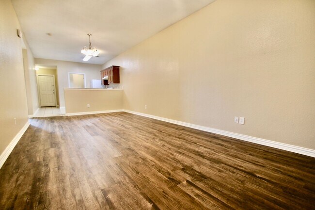 Foto del edificio - 3116-3118 S Cherry Ln
