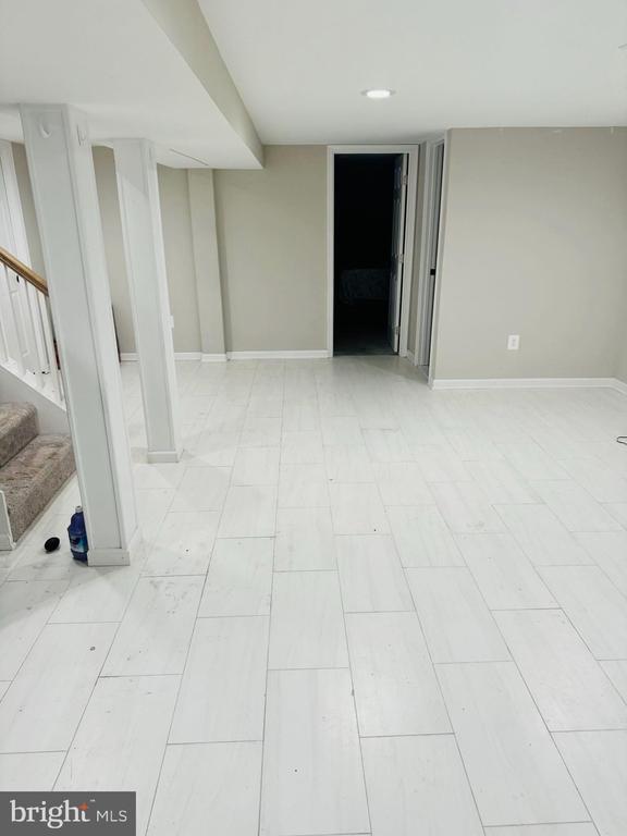 Foto principal - 6400 Greenleaf St