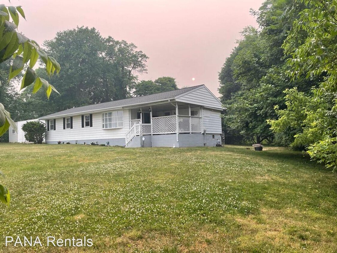 Foto del edificio - 3 br, 2 bath House - 74 Woodside Avenue