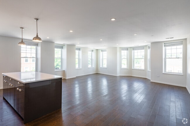 3BR, 2BA - 1,720SF - Eleven5 Lake