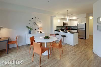 Foto del edificio - 18333 Bothell Way NE