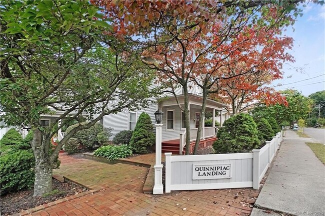 Foto del edificio - 858 Quinnipiac Ave