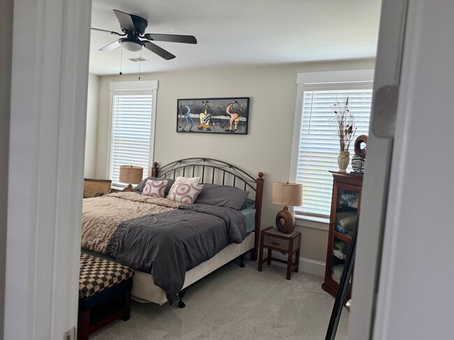 Foto del edificio - 1500 Riverwalk Parkway