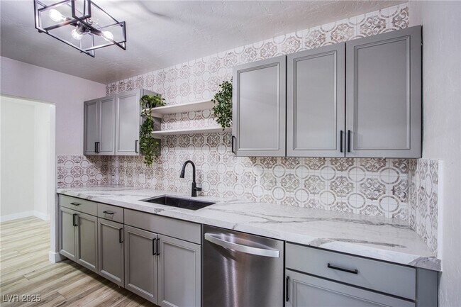 Foto del edificio - 1046 E Hassett Ave