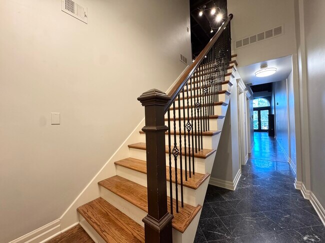 Foto del edificio - 1715 Summit St