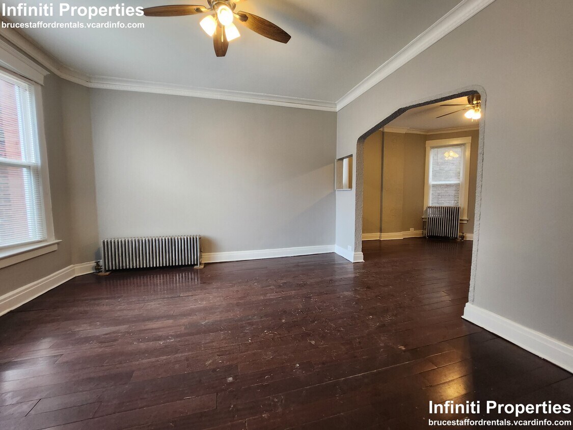 Primary Photo - 1406 E 71st St