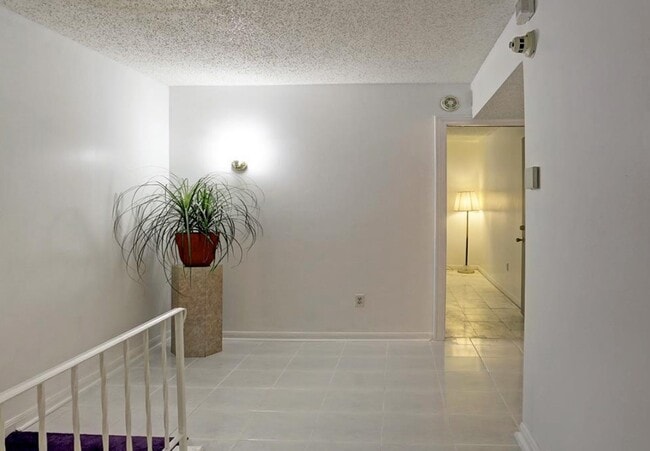 Foto del edificio - 5215 Arboles Dr