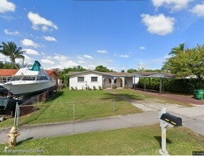 Building Photo - 200 SW 104th Ct