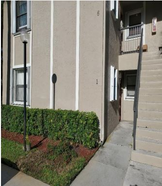 Building Photo - 9665 Riverside Dr