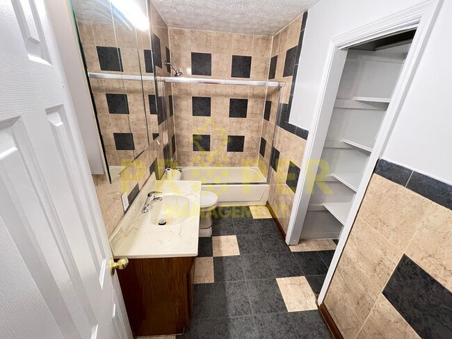 Foto del edificio - 2 bedrooms 2 bathrooms house