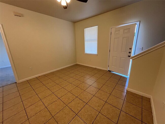 Foto del edificio - 7002 Bennett Ave