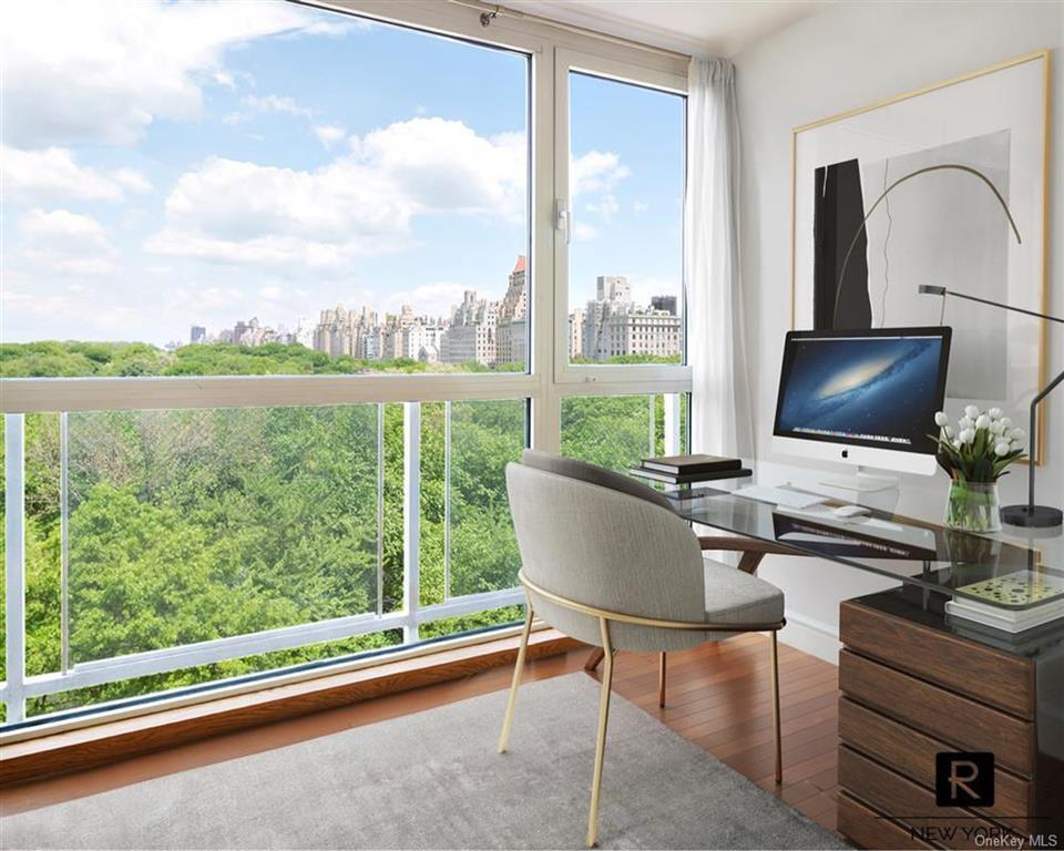 Foto principal - 330 W 58th St