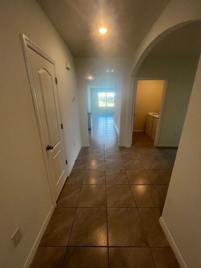 Building Photo - 1450 Riverboat Dr