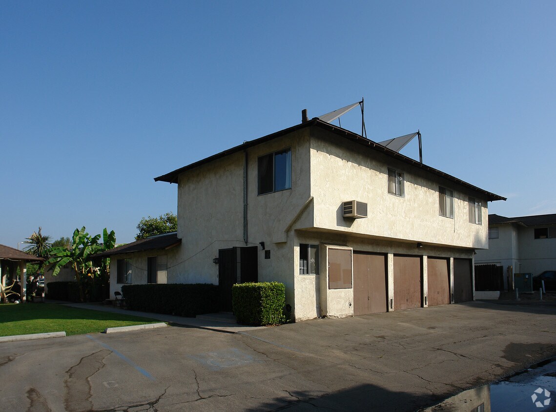 Building Photo - 663 S Fashion Park St