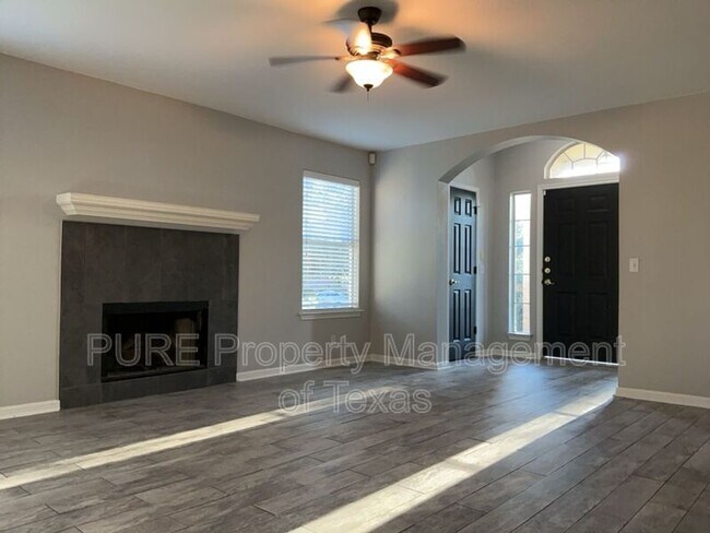 Foto del edificio - 305 Avalanche Ave