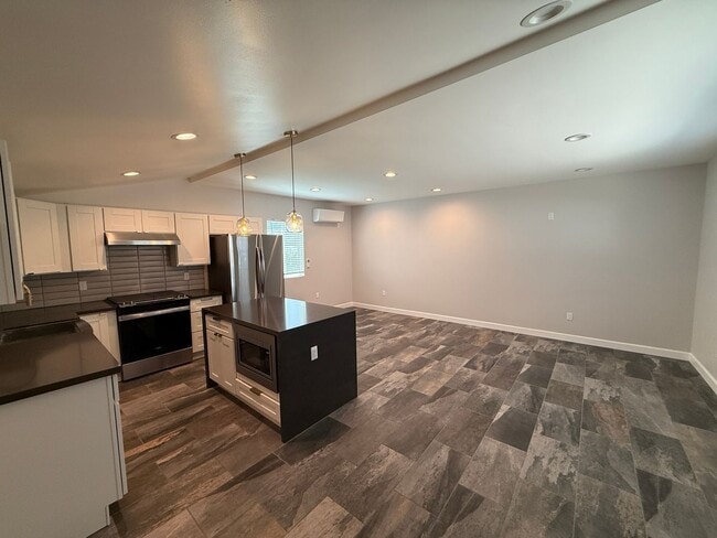 Foto del edificio - Amazing 1 Bedroom Back Home in La Crescenta!