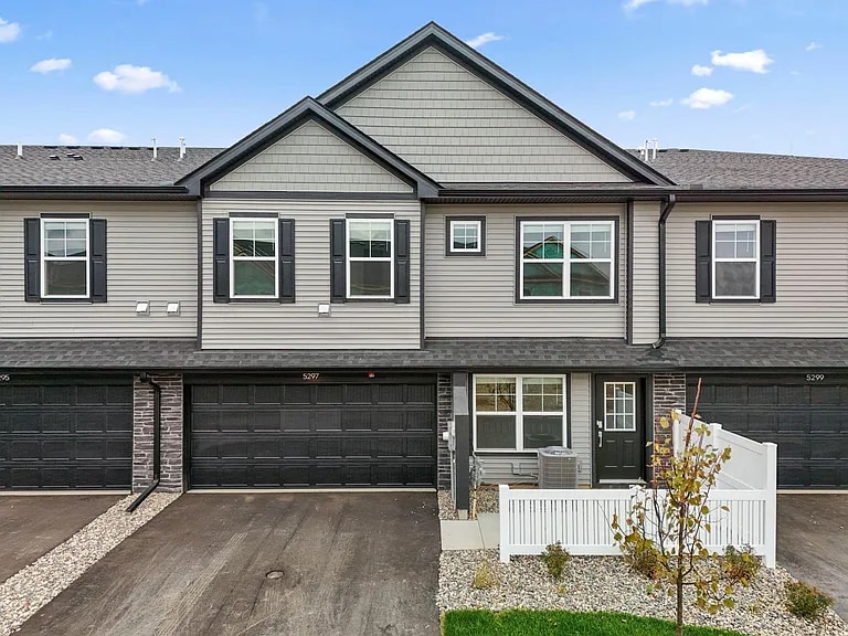 Foto principal - 5297 Long Pointe Pass