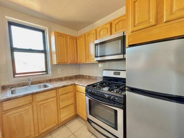 Building Photo - 140-17 84th Dr