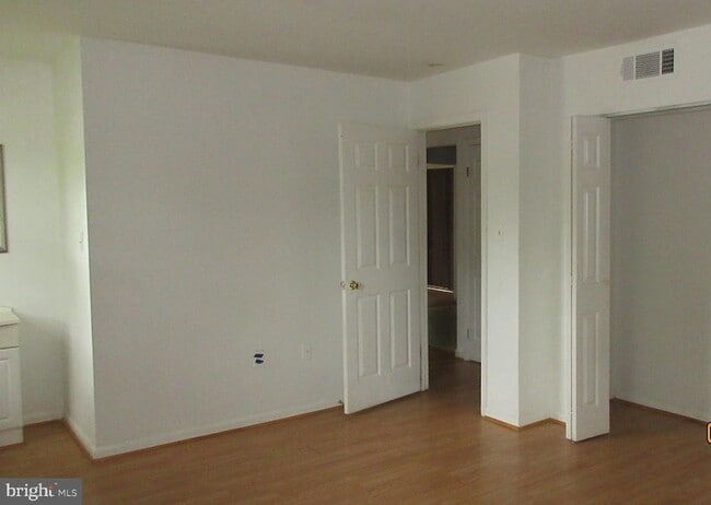 Building Photo - 4419 kentmore Dr