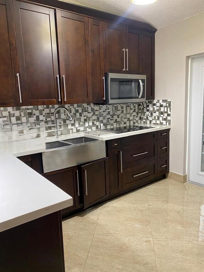 Foto del edificio - 7191 W 24th Ave
