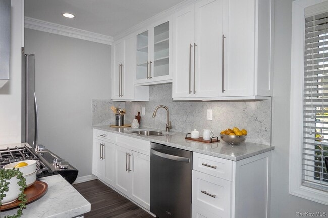 Foto del edificio - 1703 Saddle Rock Rd