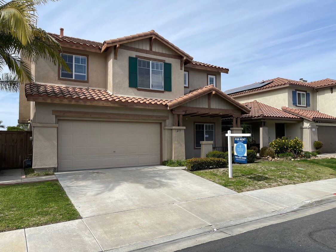 Primary Photo - Spacious 4 Bedroom in Oceanside!