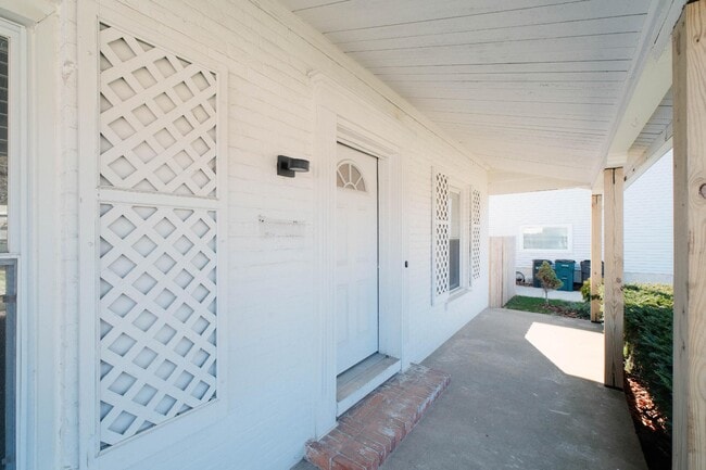 Foto del edificio - 13621 Vernon St