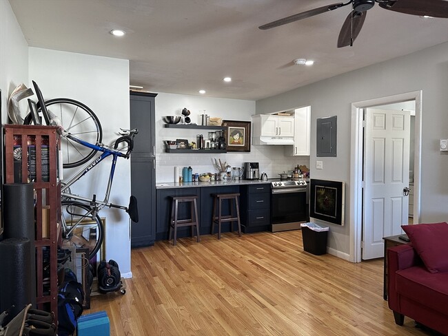 Building Photo - 3 Arizona Terrace