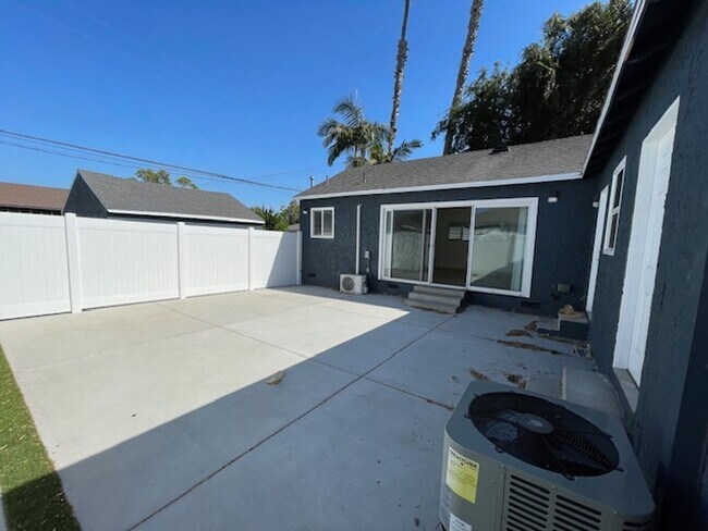 Building Photo - Remodeled 3 bedroom in Bixby Highlands
