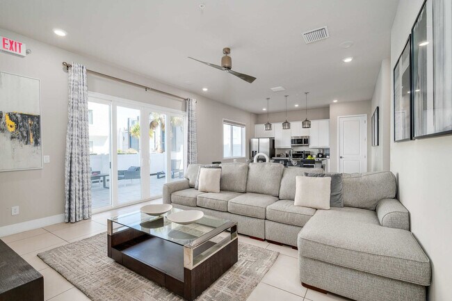 Foto del edificio - 7770 Sandy Ridge Dr