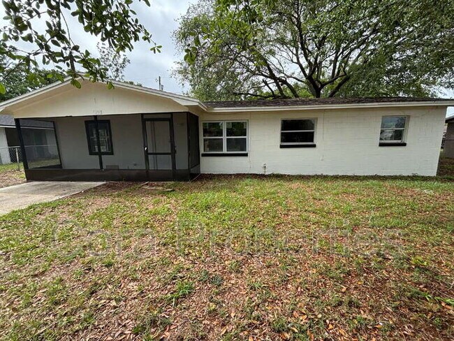 Building Photo - 2436 Lilly St