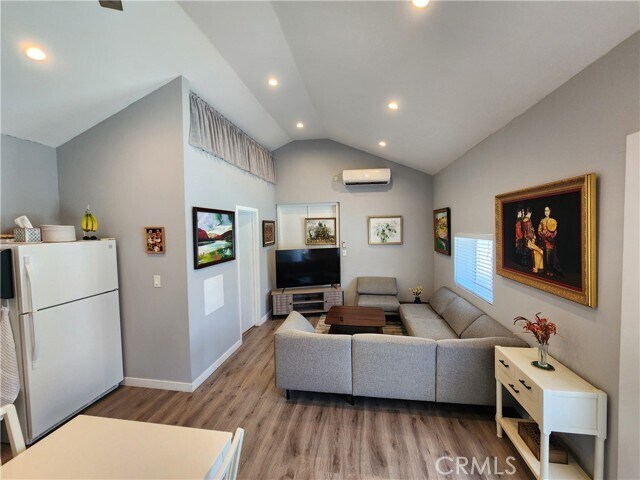 Foto del edificio - 1332 Winchester Ave
