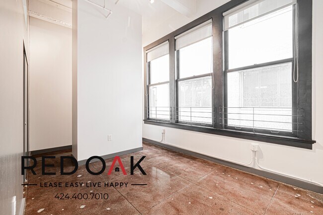 Foto del edificio - 430 S Broadway