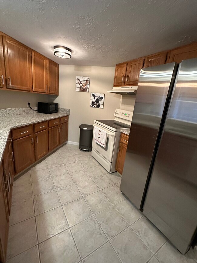 Kitchen - 306 Trailside Way