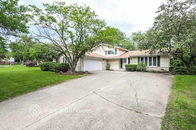Building Photo - 1620 Apache Dr