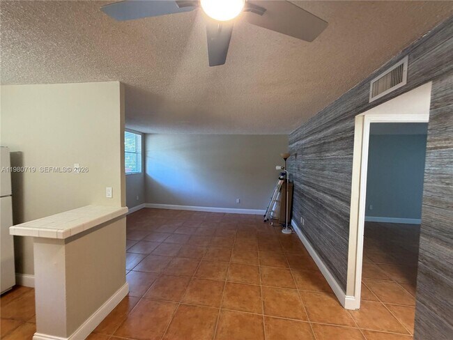 Foto del edificio - 1801 S Treasure Dr